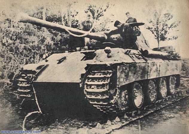 [German Panzer V Panther Ausf D captured by Russian forces]